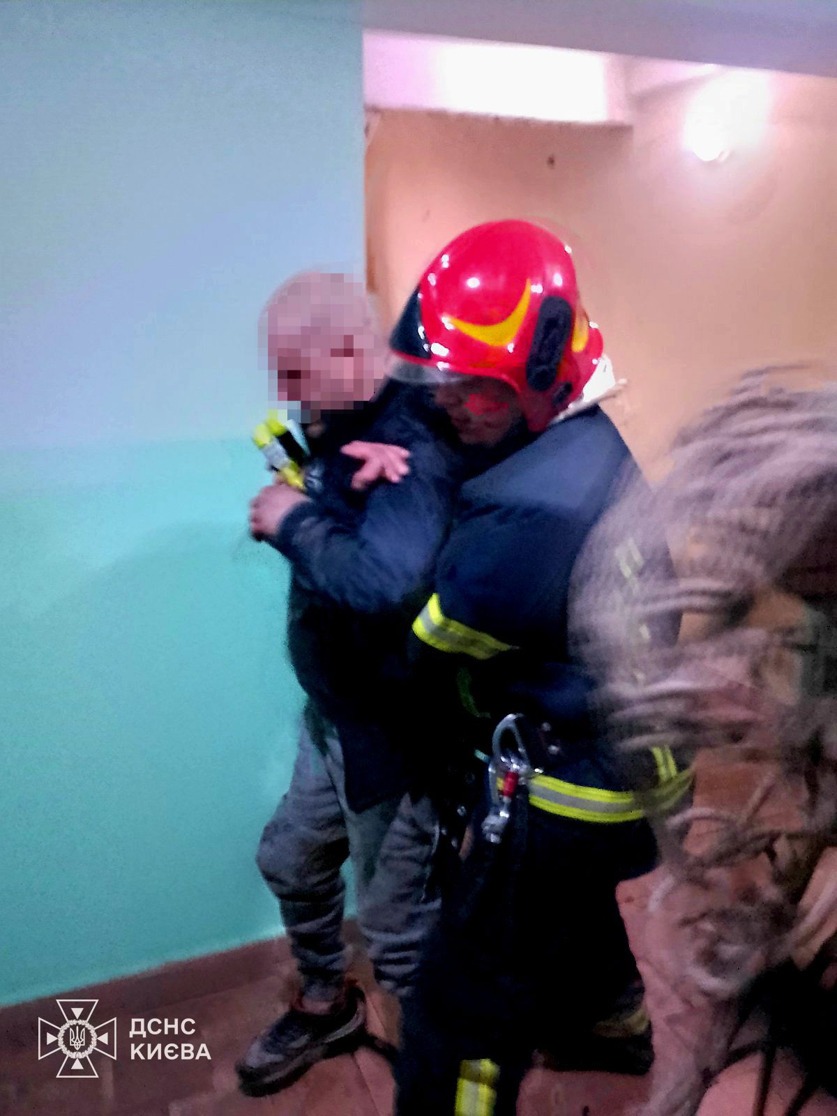 У Києві чоловік впав у шахту ліфта з дев'ятого поверху: що відомо