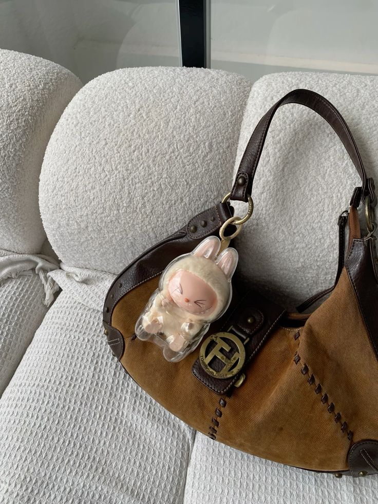 Найтрендовіший аксесуар на сумку у 2025 році: ви здивуєтеся, коли побачите його!