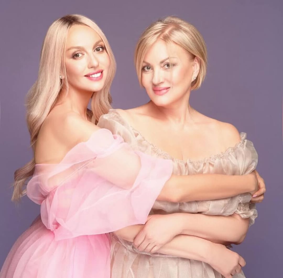 Як виглядають мами українських зірок: Полякова, Камалія та інші показали зворушливі фото