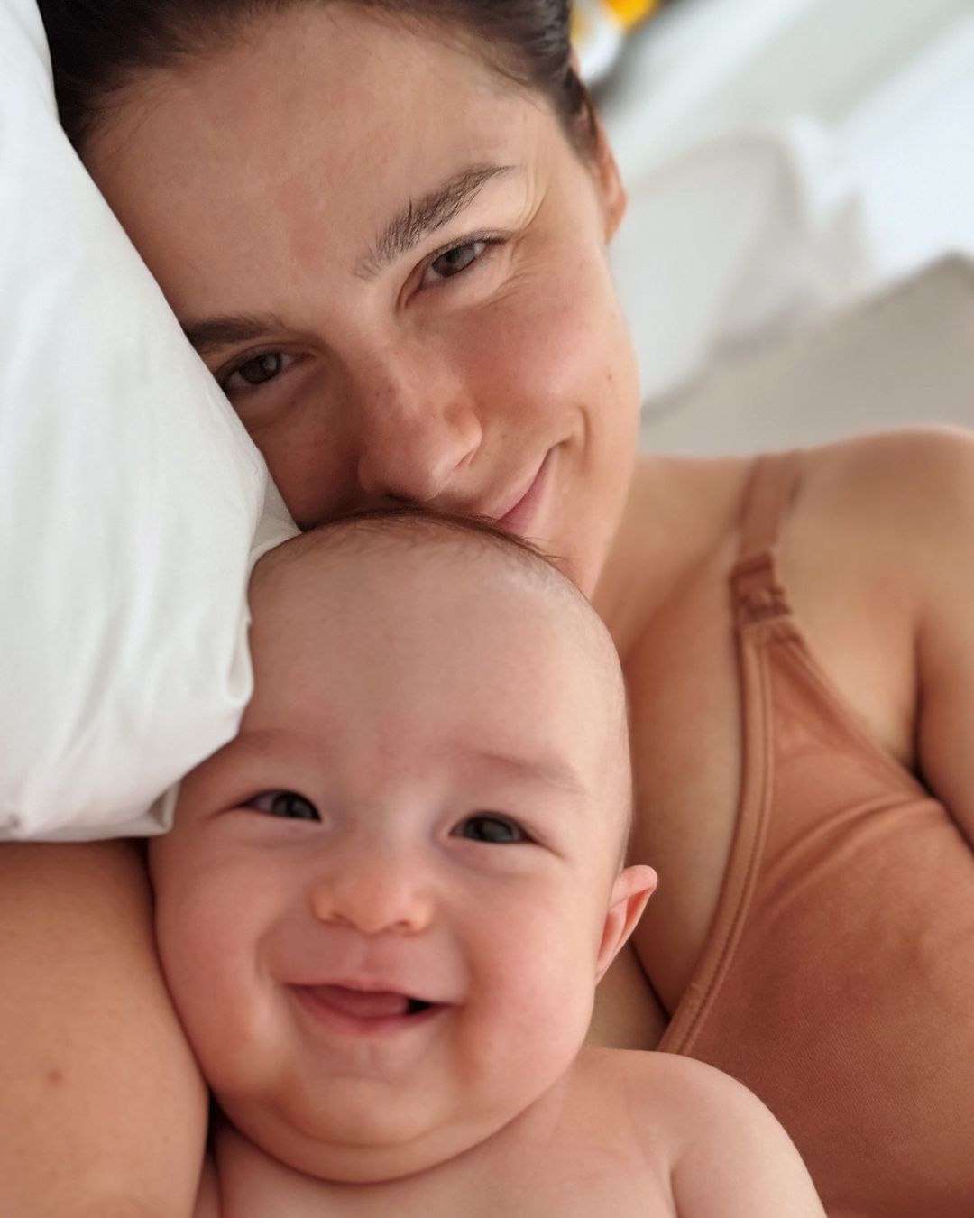 18 українських зірок, які стали батьками у 2024 році