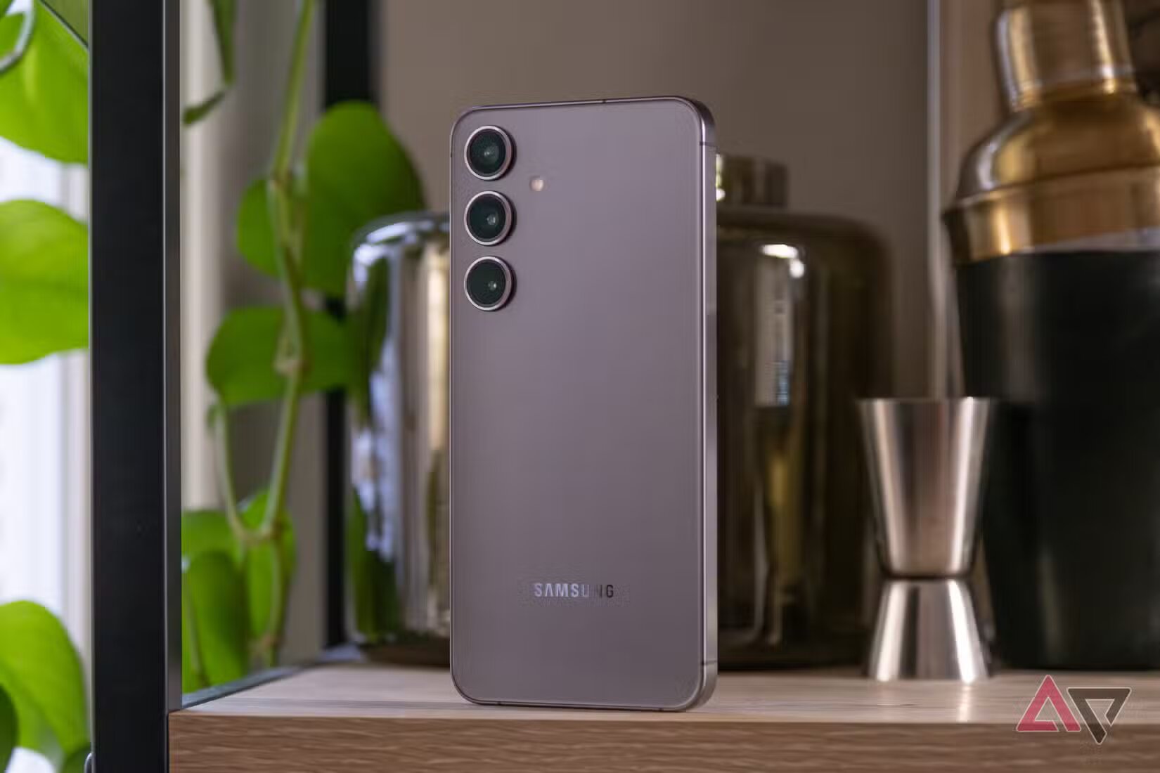 10 найкращих телефонів на Android не за всі гроші світу