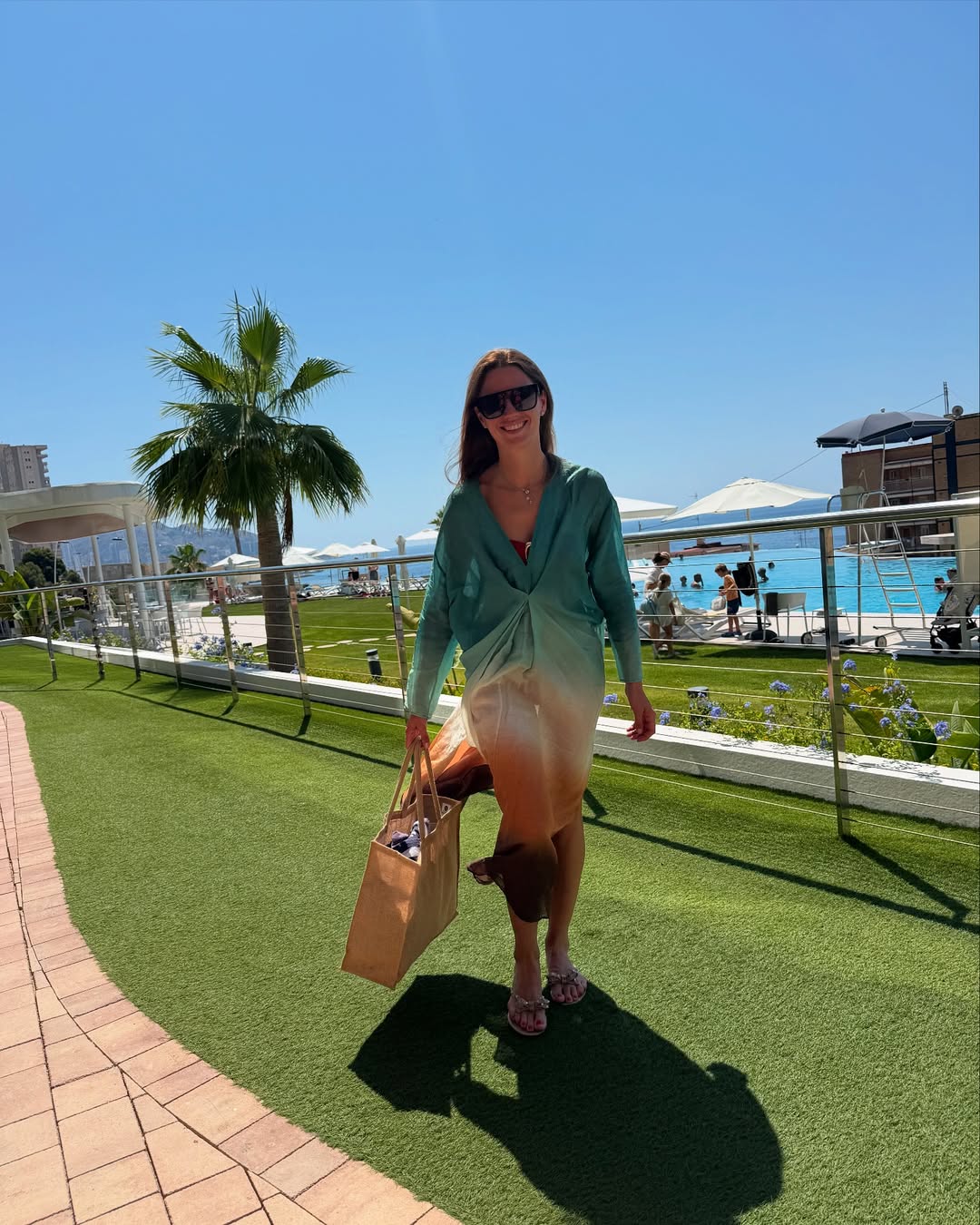 Як стильно одягатися у відпустці: дружина Решетніка показала модні тренди