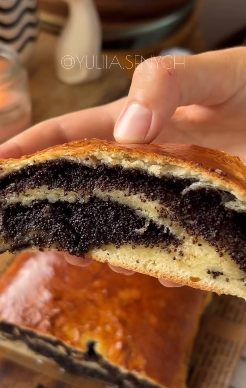 Самый вкусный маковый рулет на Маковея: простой рецепт к празднику
