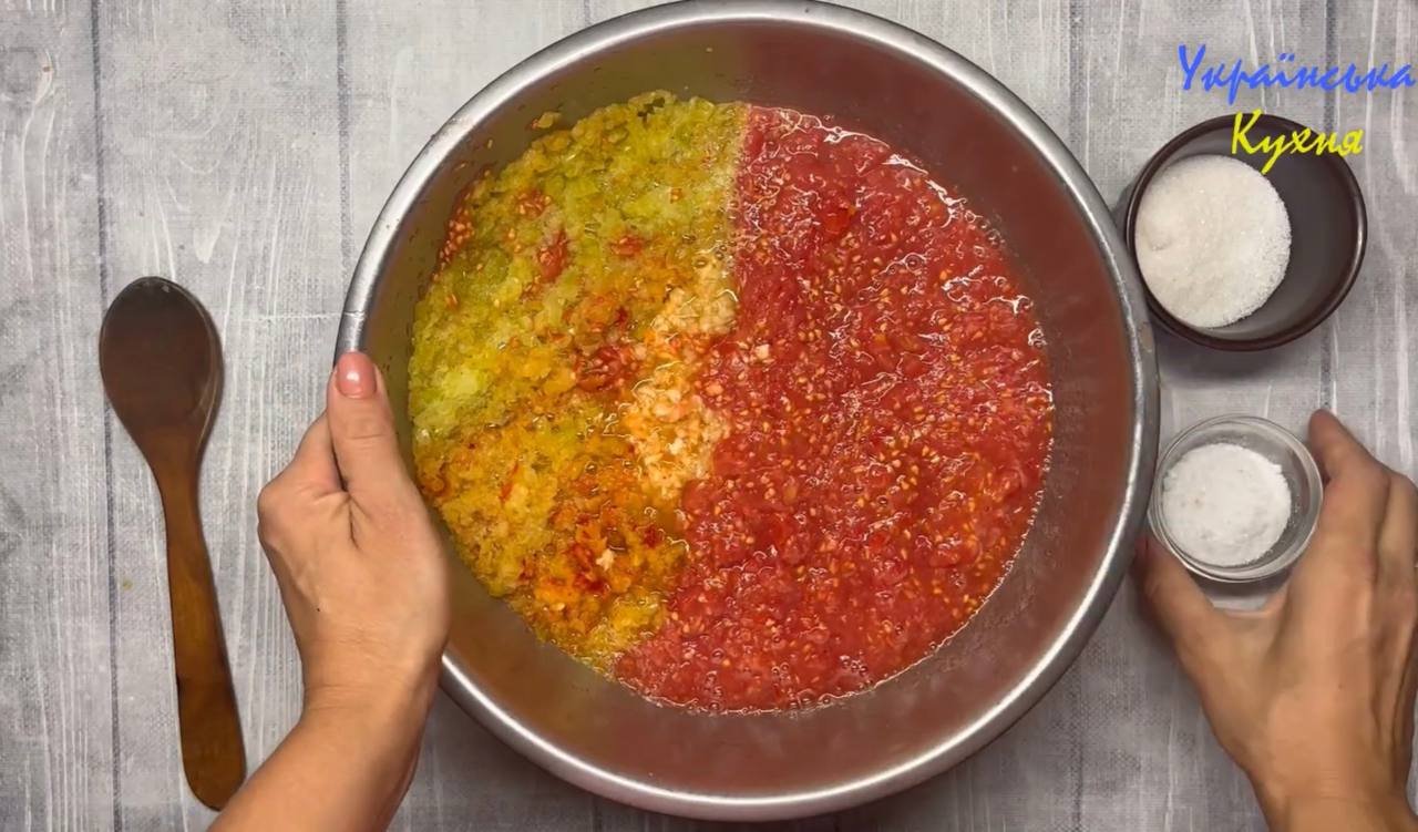 Смачна аджика на зиму без оцту та варіння: зберігає максимум вітамінів