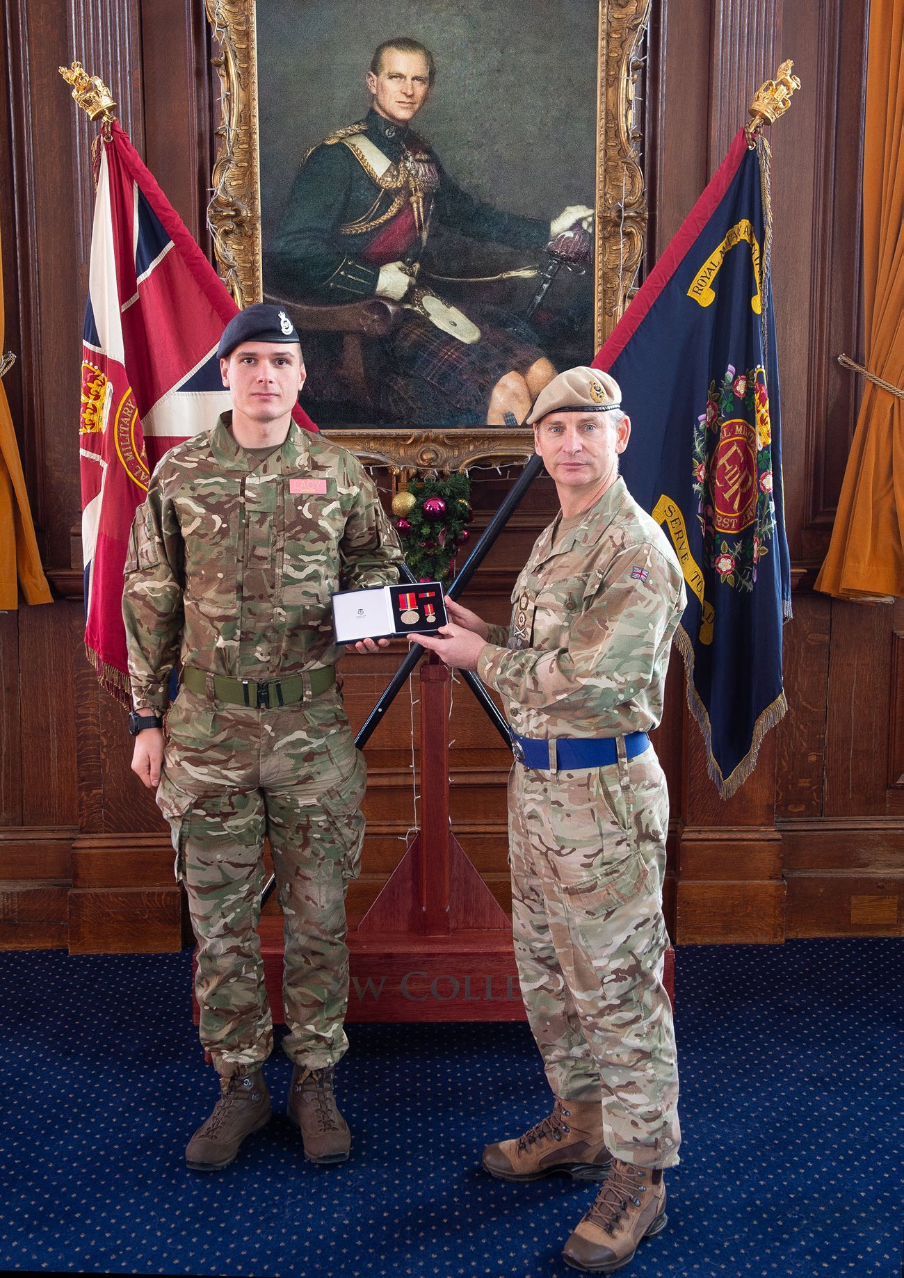 Украинец стал лучшим иностранным студентом военной академии Британии: его наградила принцесса Анна