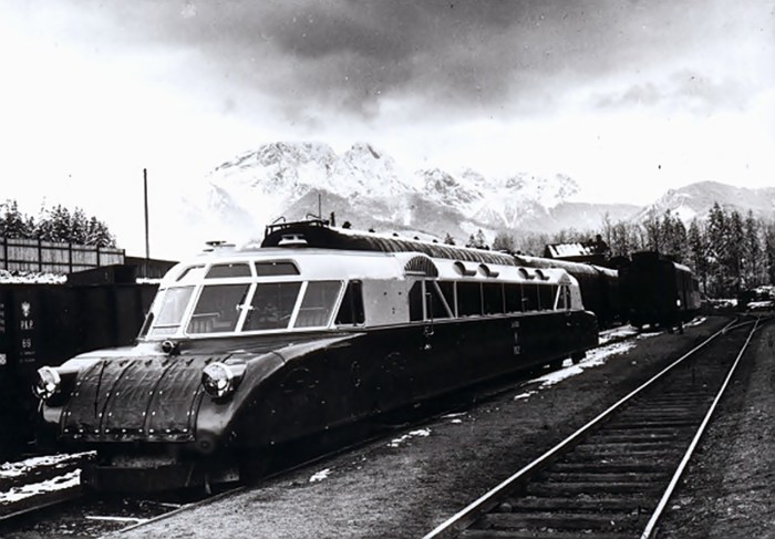 Залізничний експрес наших прадідів: як виглядала "Люксторпеда" - гібрид автобуса і лімузина (відео)