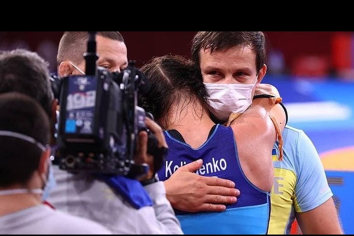 Украинская призерка Олимпиады подарила полученную квартиру тренеру, хотя сама без жилья