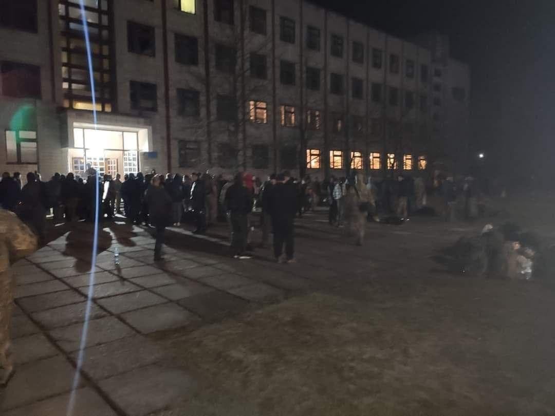 Українці рвуться в бойову бригаду: величезні черги потрапили на фото