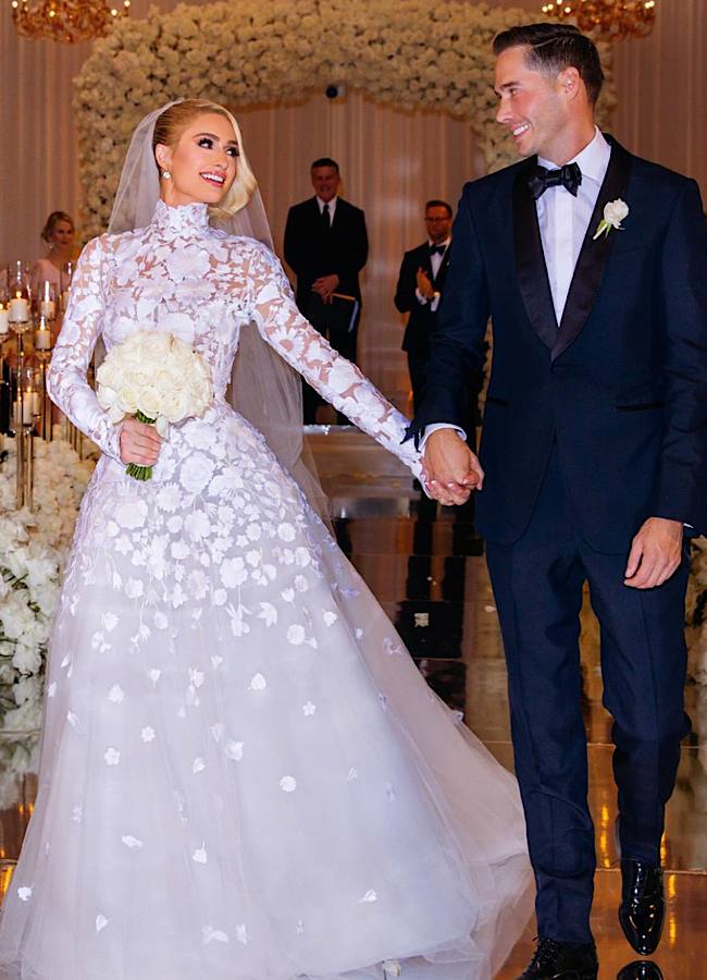 Періс Хілтон показала, як святкує другу річницю з коханим: "Щаслива і вдячна"