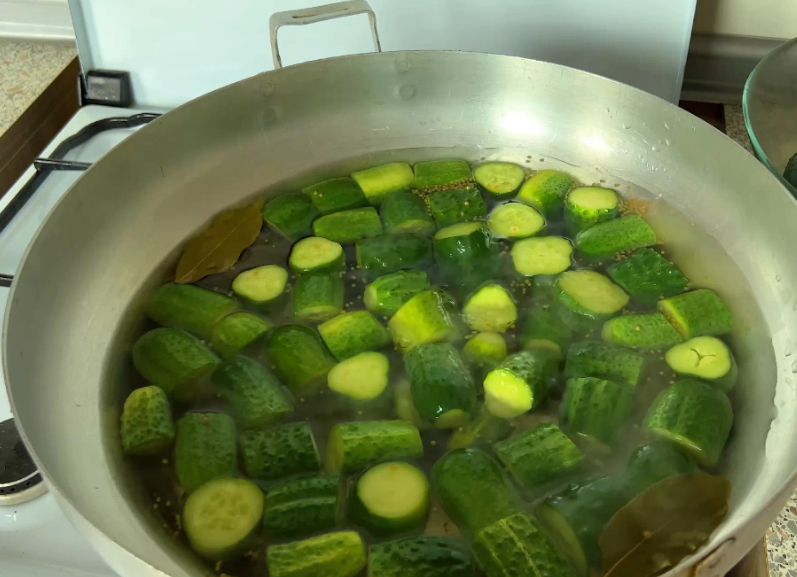 По-французски, польски и фински: необычные и вкусные способы замариновать огурцы