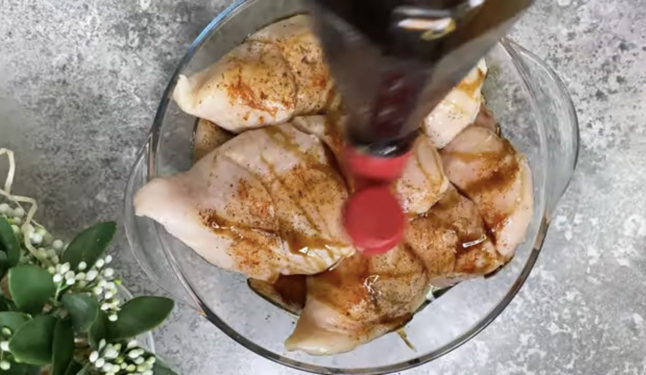 Ніжна м'ясна гармошка на вечерю: простий рецепт страви, яку зможе приготувати кожен