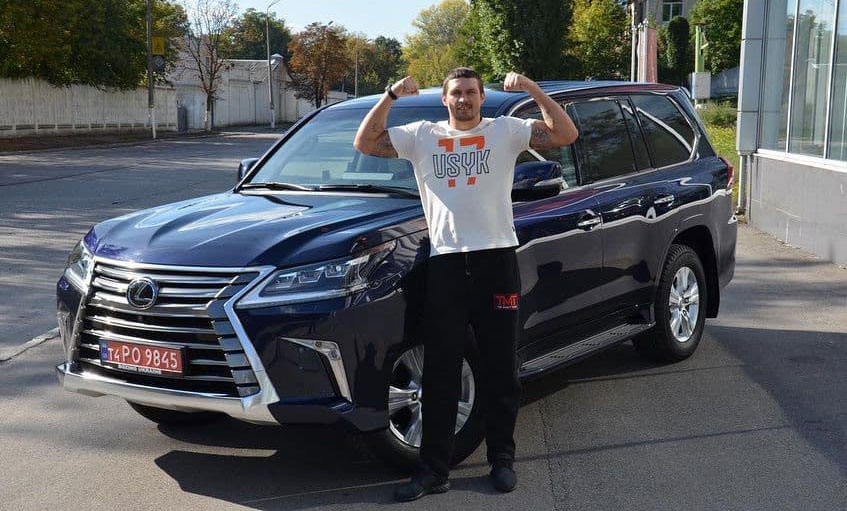 Александр Усик рассказал про любимые авто: "сам люблю ухаживать"