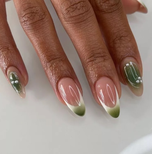 Цей колір манікюру - найгарячіший тренд сезону: як він виглядає та які дизайни вибрати