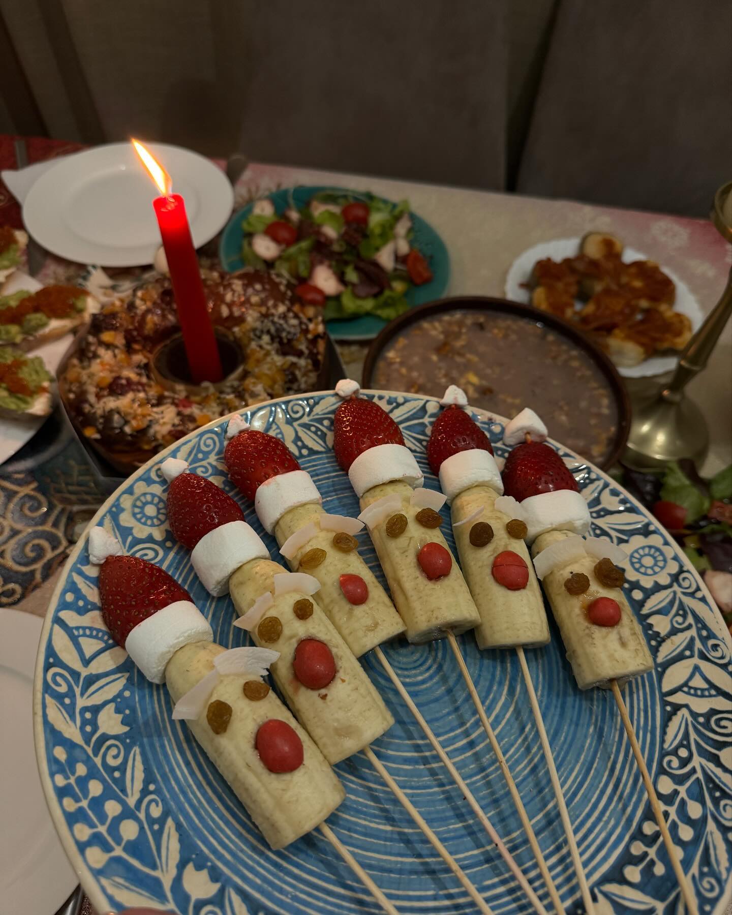 "Миру на землі і в серці". Осадча, Ребрик та інші зірки зворушливо привітали українців із Різдвом