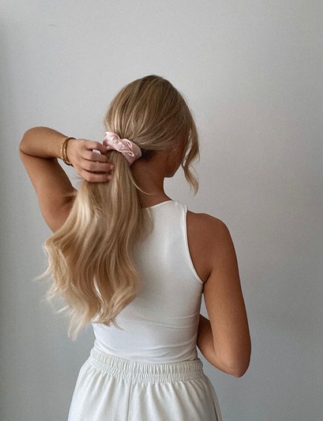 В чому користь атласних резинок для волосся. Ви цього точно не знали