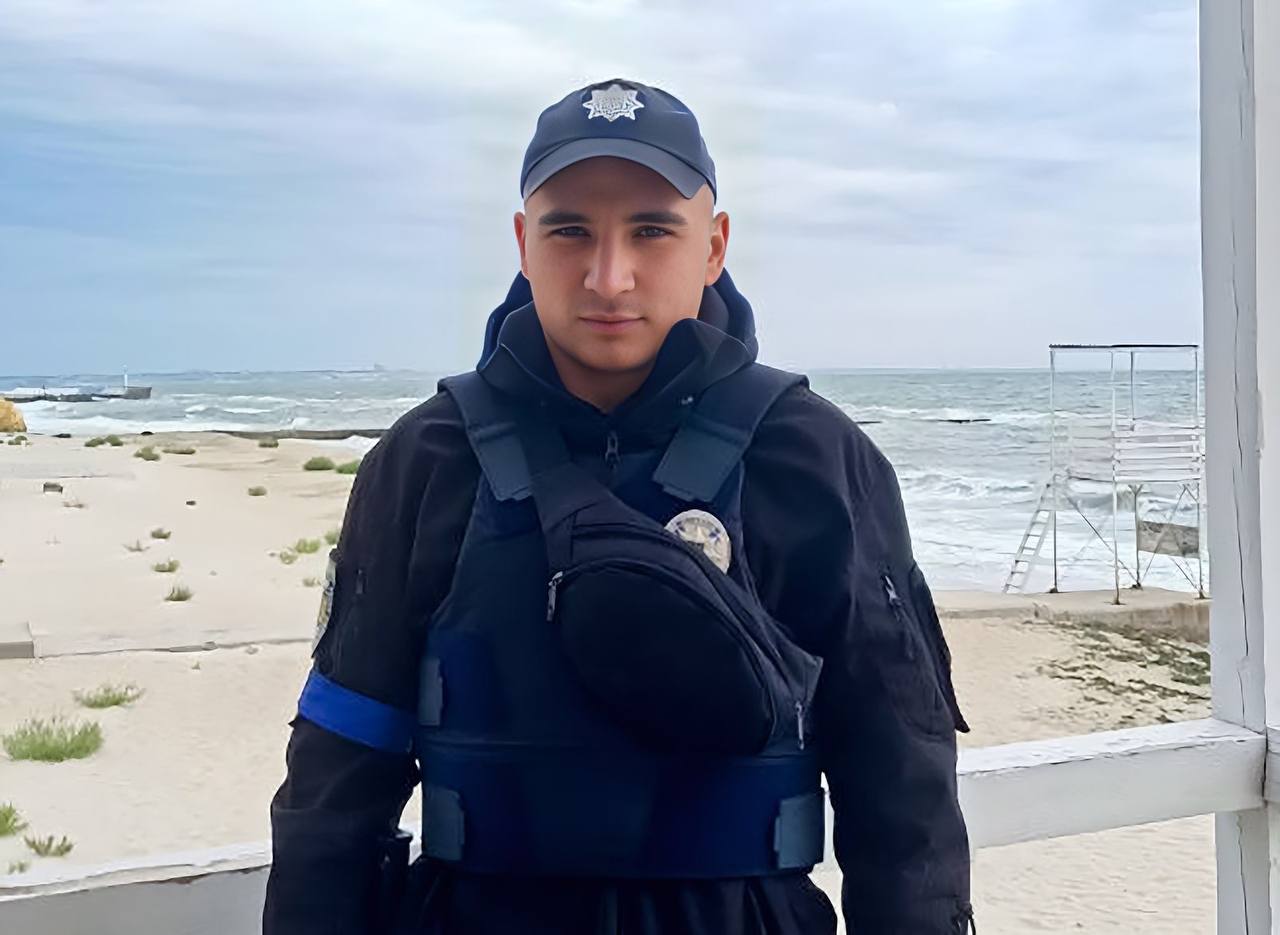 Під Одесою на ходу спалахнула маршрутка: людей врятував курсант