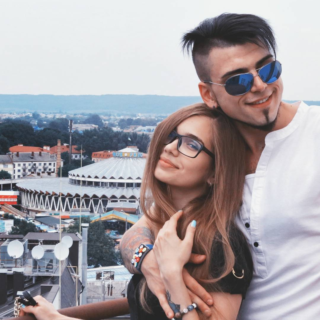 Такими вы их не видели: как выглядели Саша Бо и Игорь Пустовит до того, как стали мегапопулярными (фото)