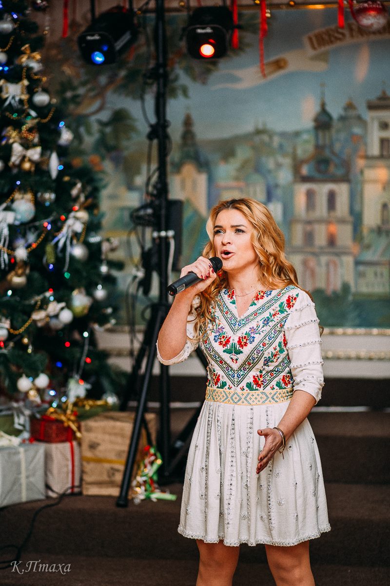 Співає і працює стоматологом: як зараз виглядає переможниця "Шансу" Олеся Киричук (фото)