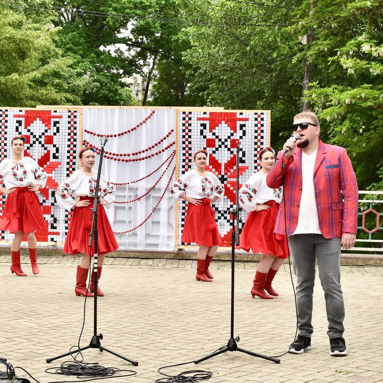 Як зараз живе переможець першого сезону "Голосу країни" Іван Ганзера