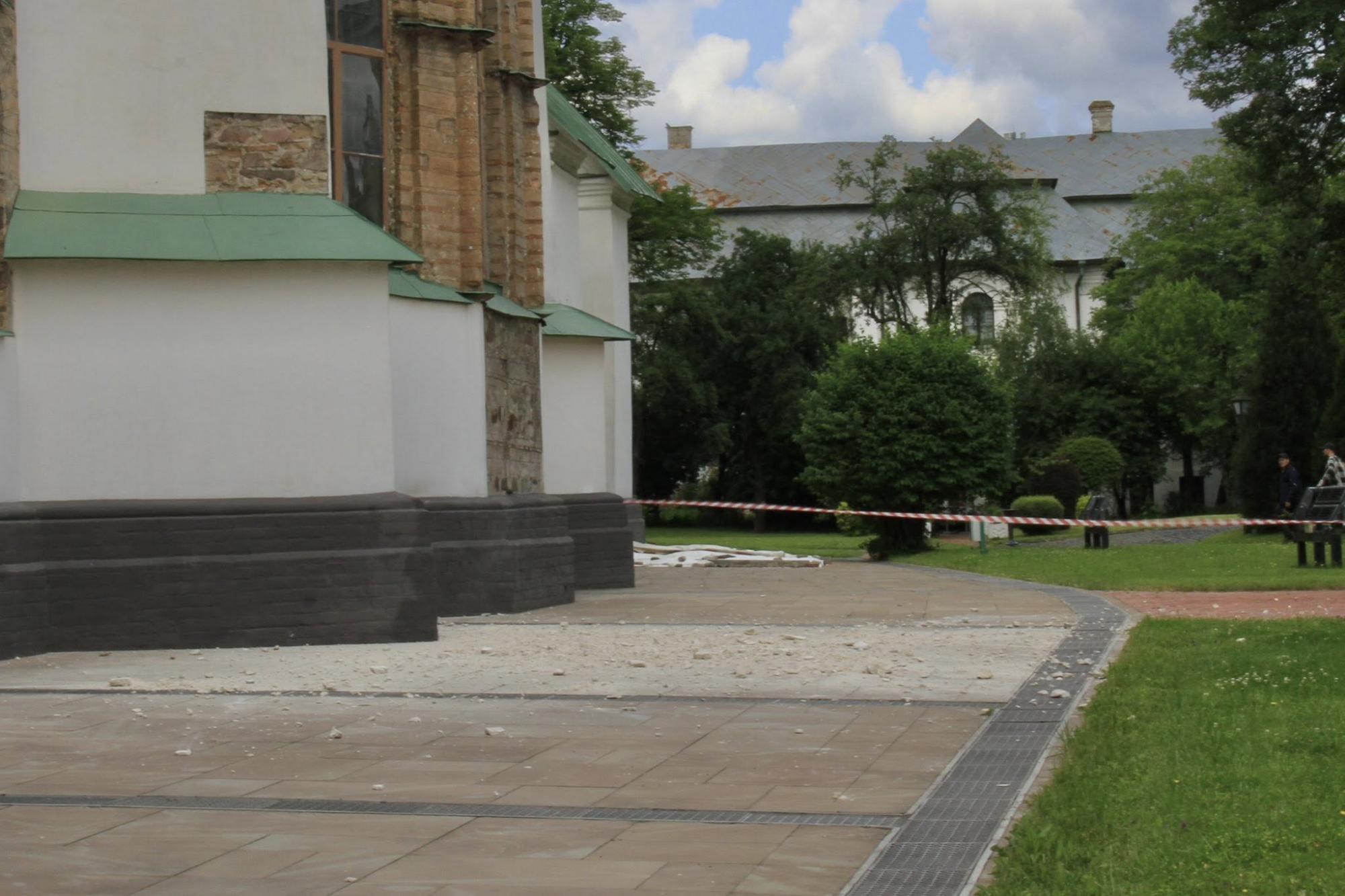 Софійський собор у Києві пошкоджено через обстріл: що кажуть у храмі про наслідки