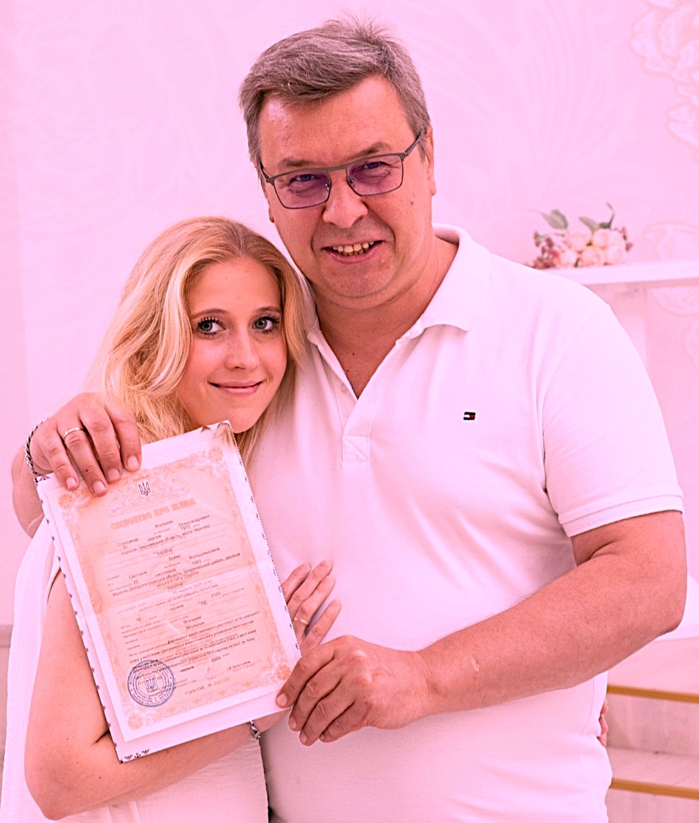 Олександр Ягольник одружився вдруге: колишній Могилевської показав фото з нареченою