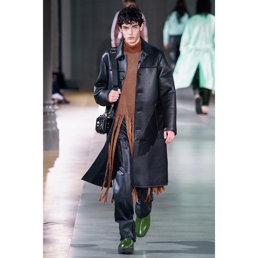 С показов Prada в Милане на передовую: манекенщик из Броваров стал военным медиком