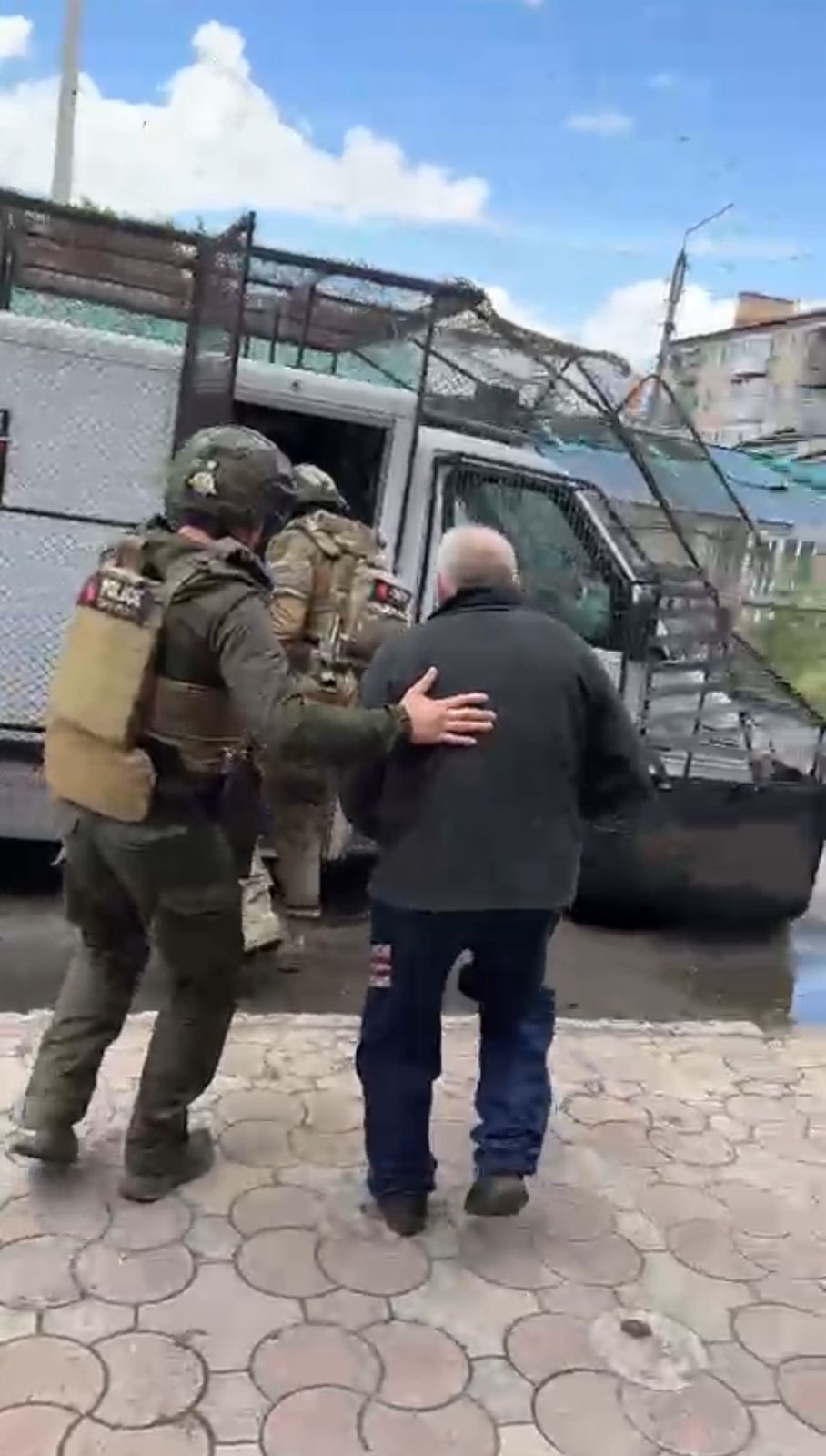 Черговий варварський обстріл: росіяни пошкодили аптеку у Костянтинівці, є постраждалі