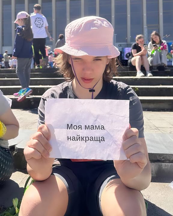 20-річний син Даші Малахової опинився в реанімації через проблеми зі здоров’ям: була загроза коми