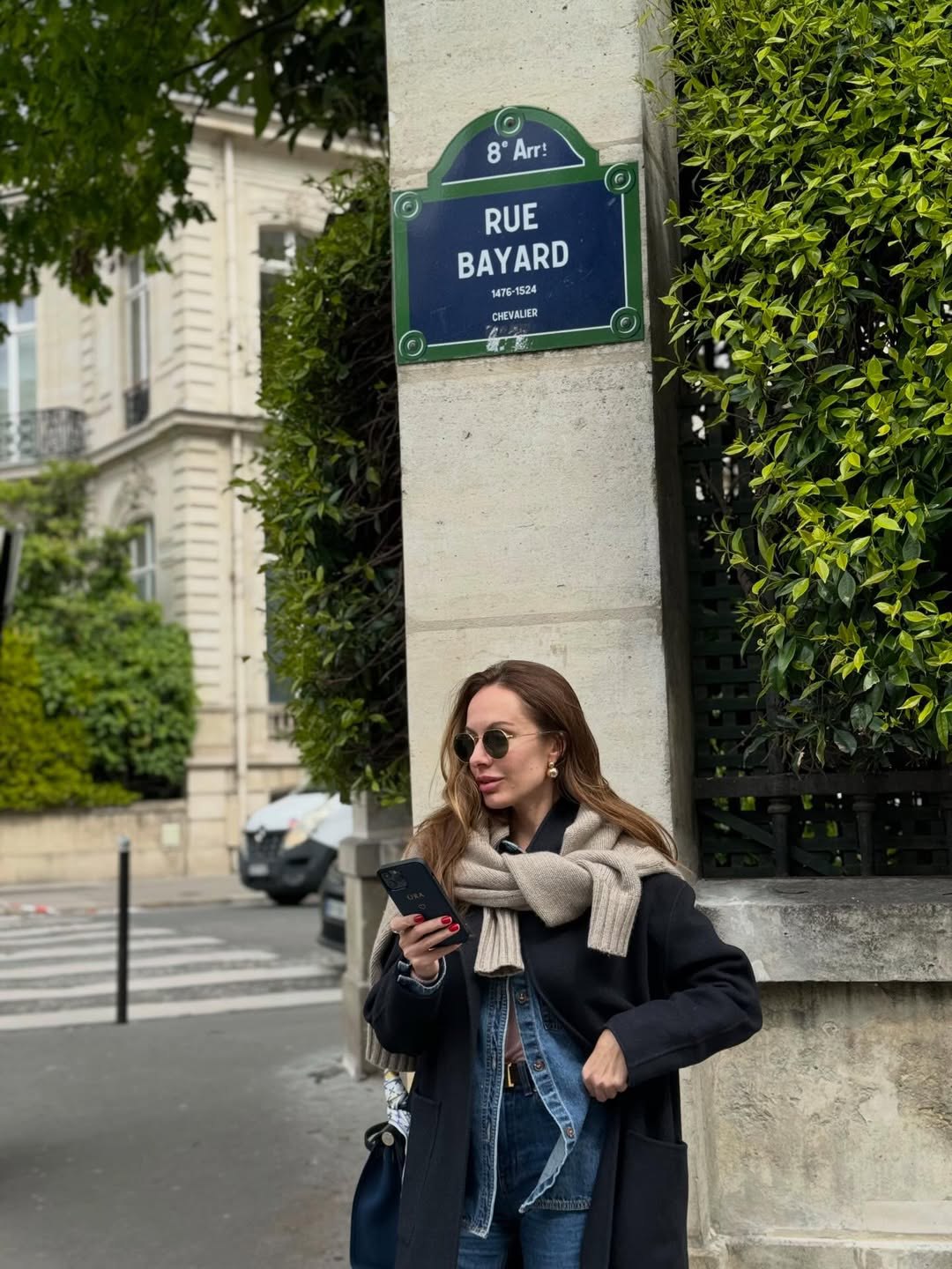 Горняк показала багатошаровий "лук" із пальтом і светром: повторіть цей тренд