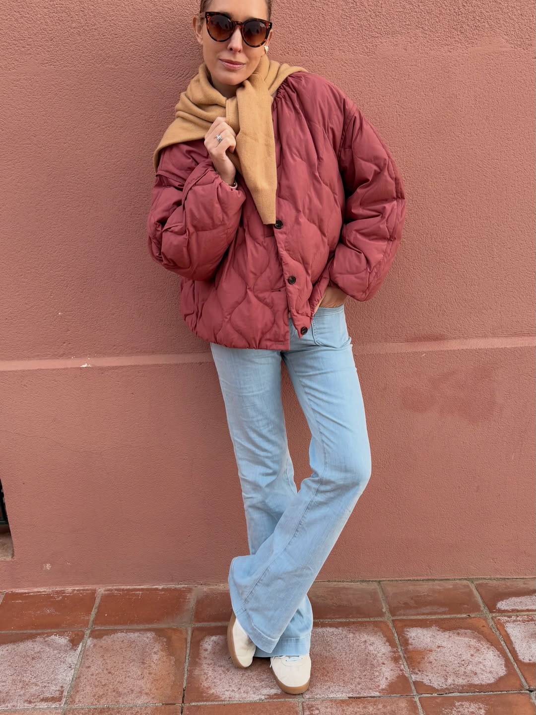 Яскравий пуховик як акцент образу: приклади від Короткої, KOLA та Осадчої