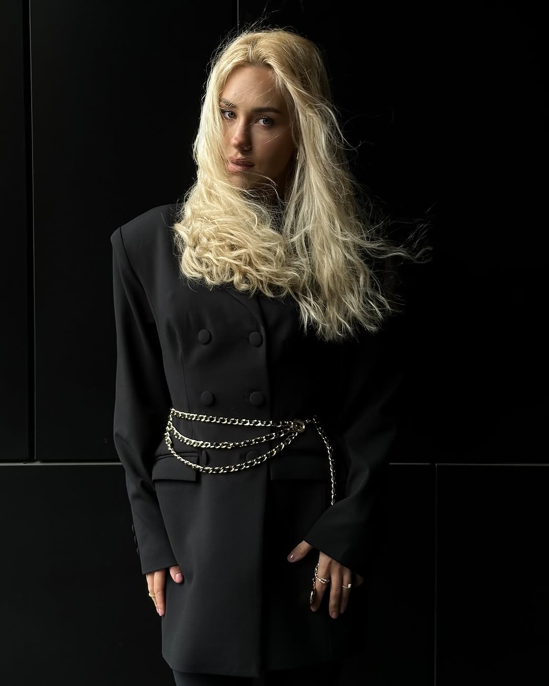 Сукня, яка пасує всім: Даша Квіткова показала must-have весняного гардероба