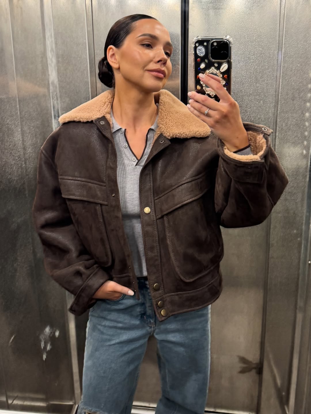 Як виглядають наймодніші джинси на осінь і зиму 2025: дружина Жені Кота задає тренди