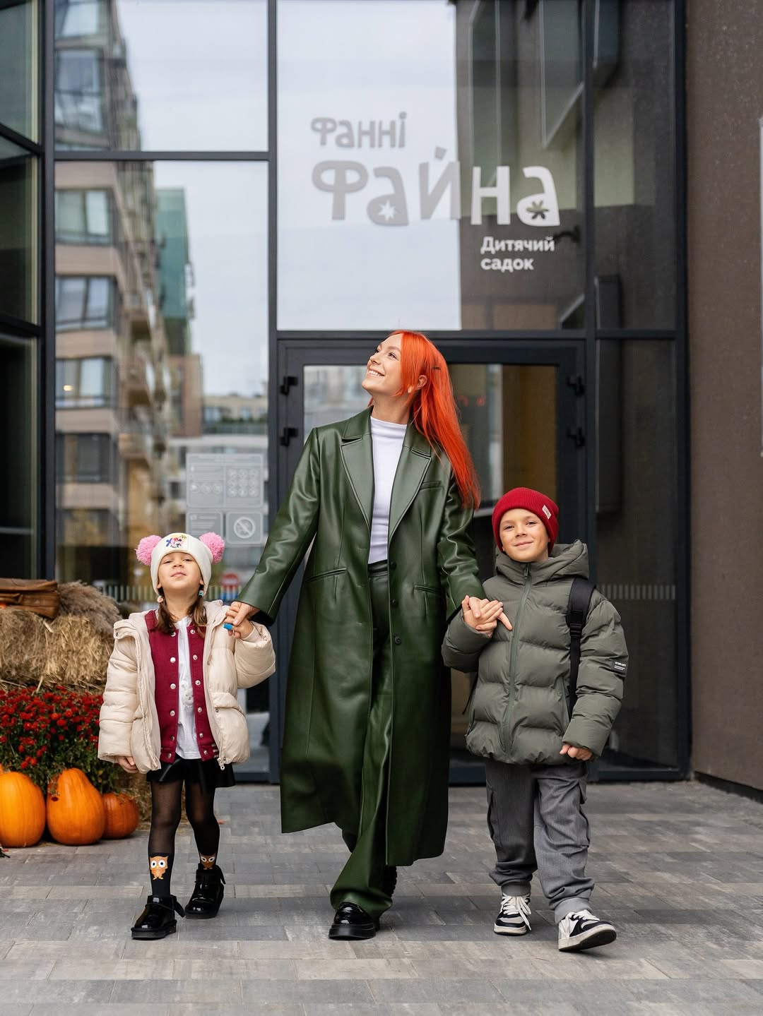 Світлана Тарабарова вразила стильним образом у головному кольорі осені 2025