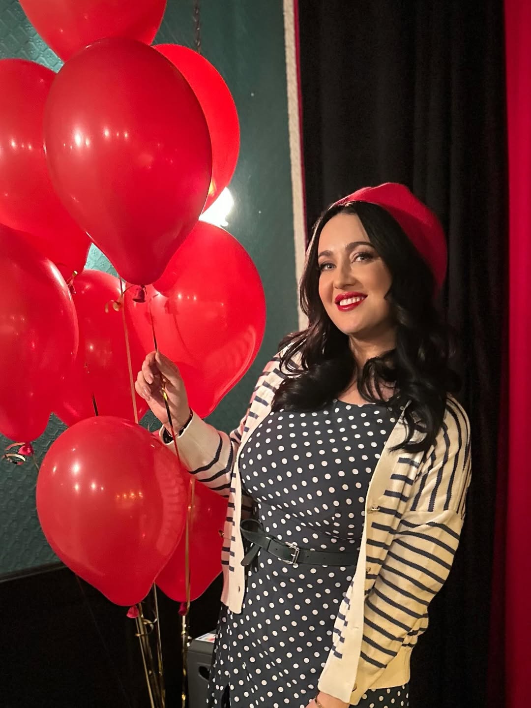 Соломія Вітвіцька показала, як один аксесуар змінює весь образ