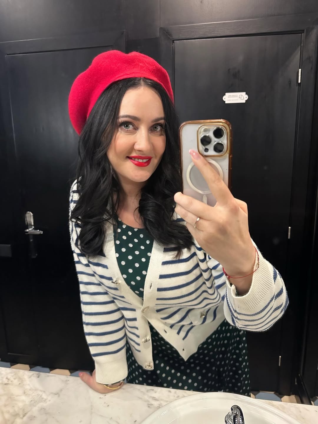 Соломія Вітвіцька показала, як один аксесуар змінює весь образ