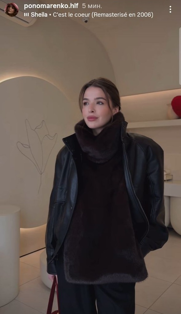 Як виглядає трендовий аксесуар цієї зими: образи Єфросиніної та Ірочки з "Холостяка"