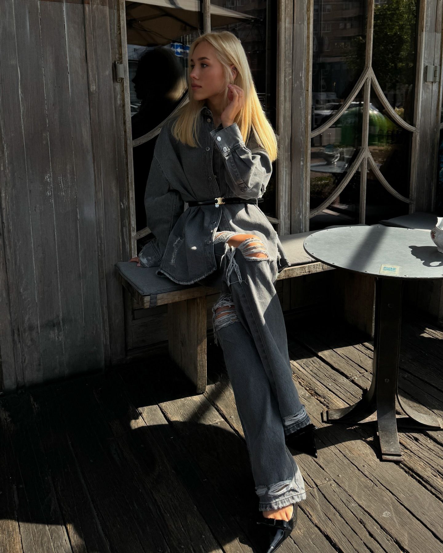 Як носити total denim цього сезону: Даша Квіткова показала стильний образ