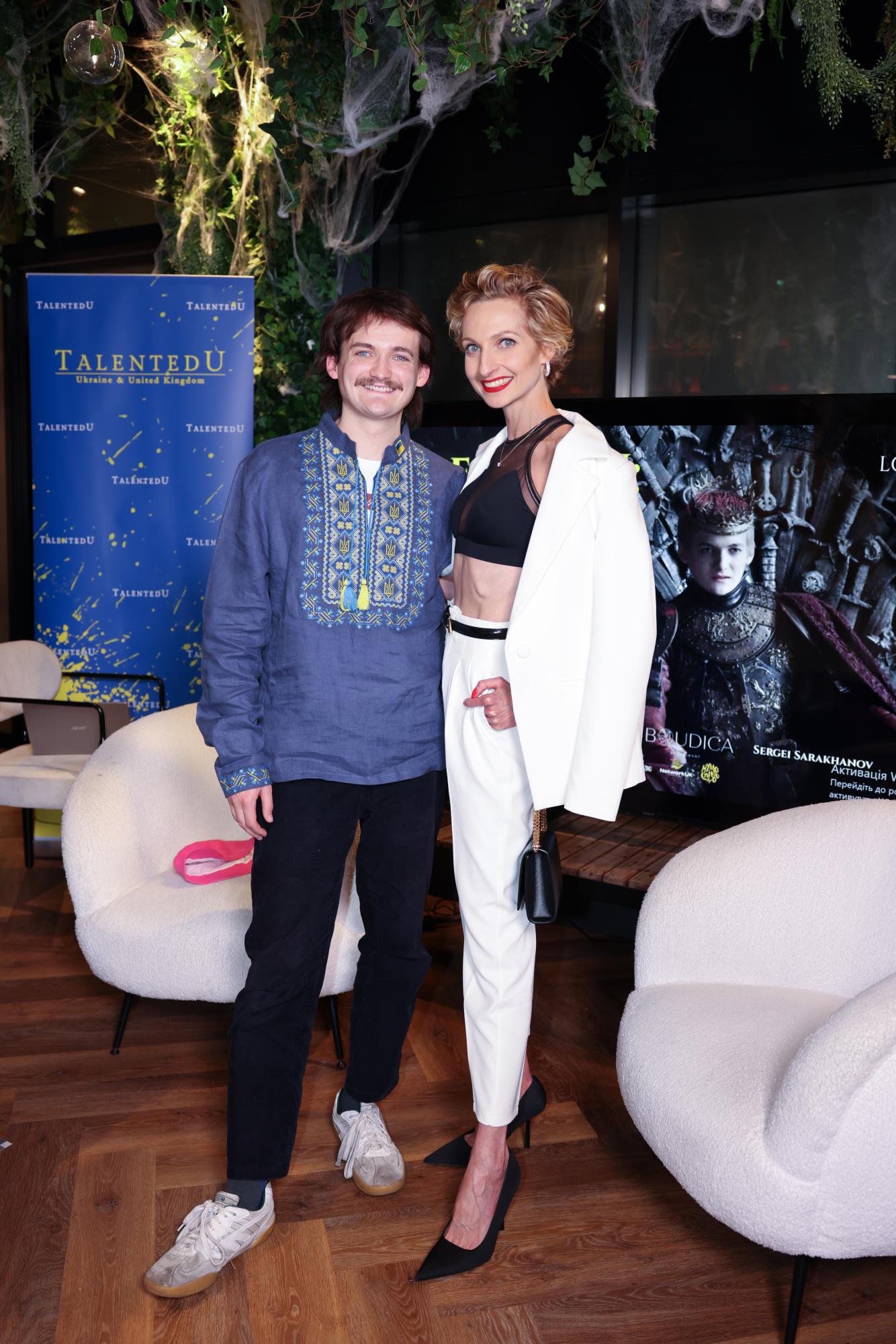 Зірка "Гри Престолів" у вишиванці сказав, що мріє зіграти Івасюка чи Сковороду (фото)