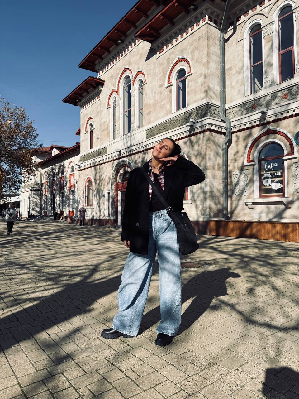 Як носити широкі джинси восени: Джамала показала два стильні "луки"