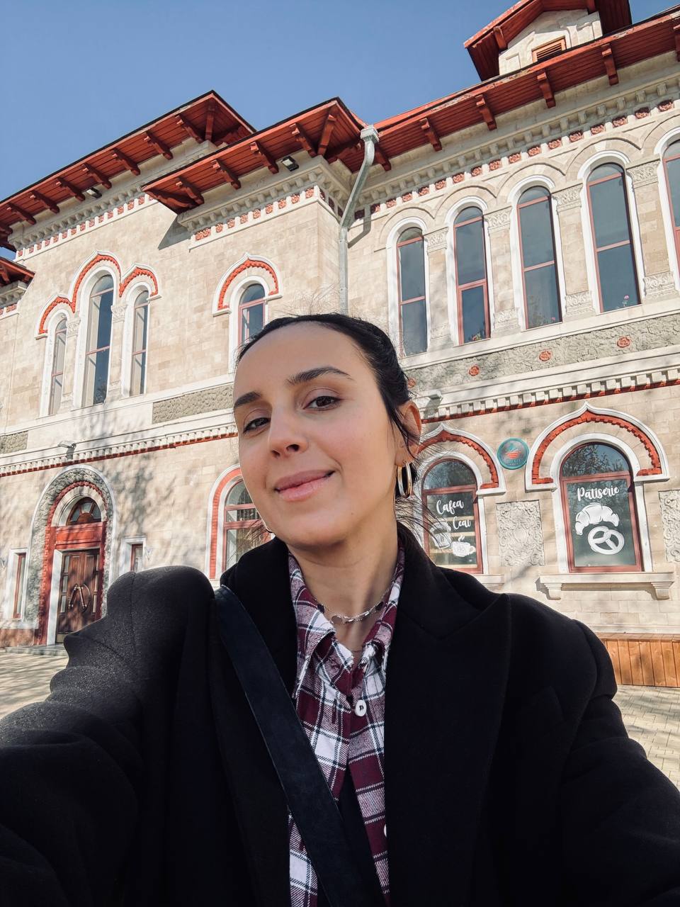 Як носити широкі джинси восени: Джамала показала два стильні "луки"