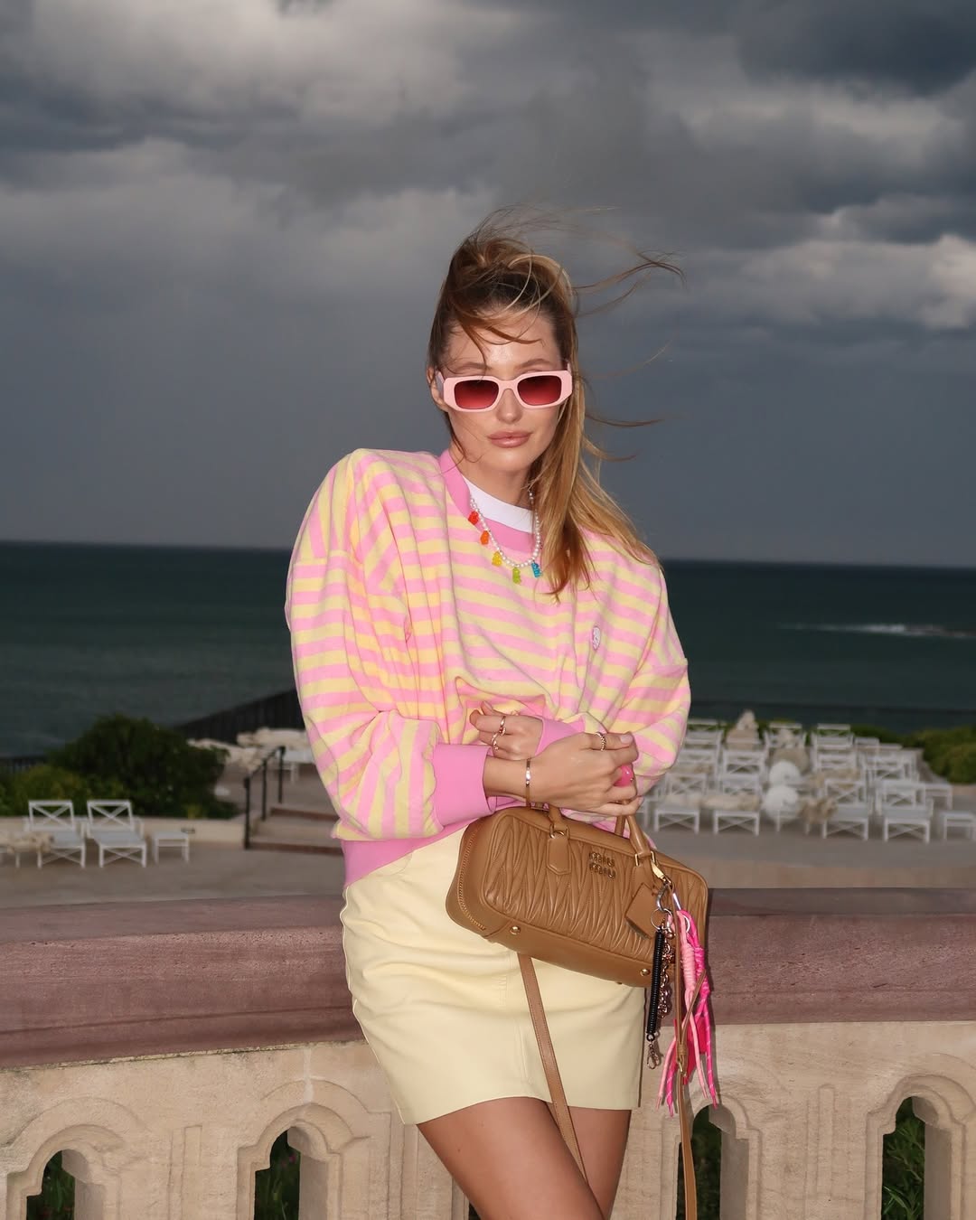 З сумкою за 130 тисяч і в трендових лоферах. Колишня Тищенка показала яскравий "лук" на весну