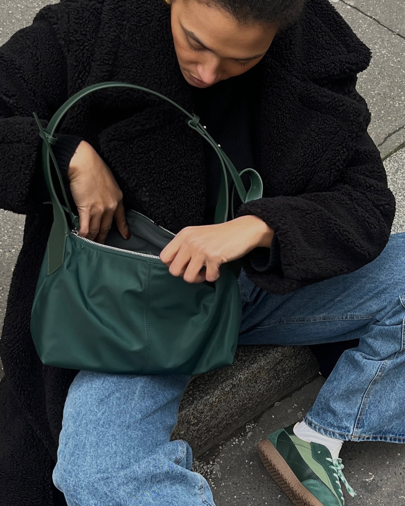 Какие женские кроссовки будут самыми модными весной и летом 2025 года: топ-5 стильных цветов