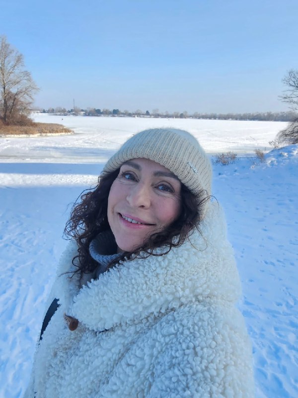 Как одевается Надя Матвеева зимой: стильные образы без ошибок