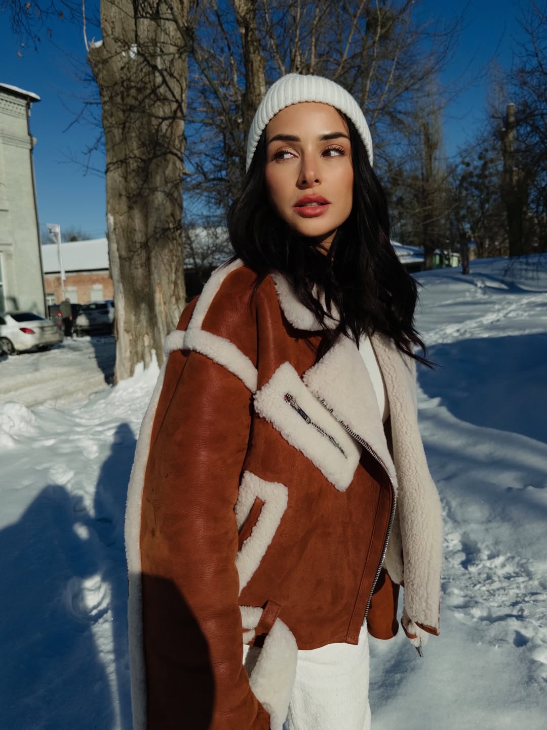 Злата Огневич показала, как носить дубленку-авиатор и выглядеть дорого зимой