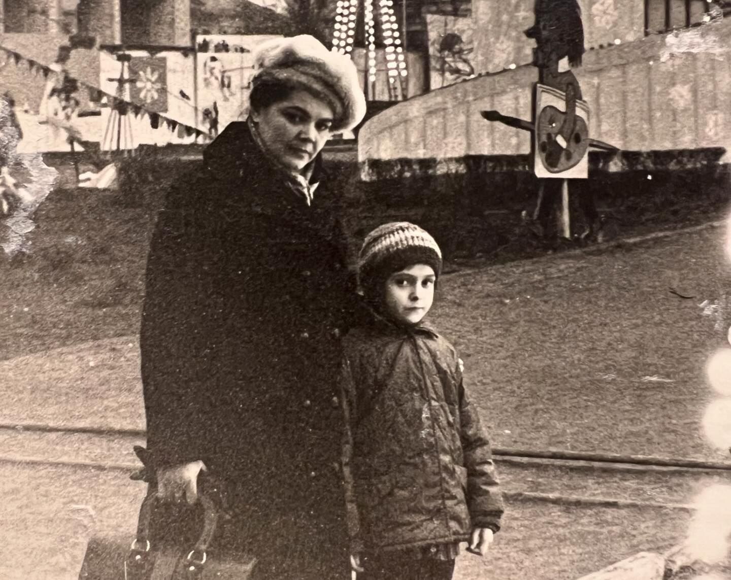 Ольга Сумская очаровала редкими фото покойной мамы в ее день рождения