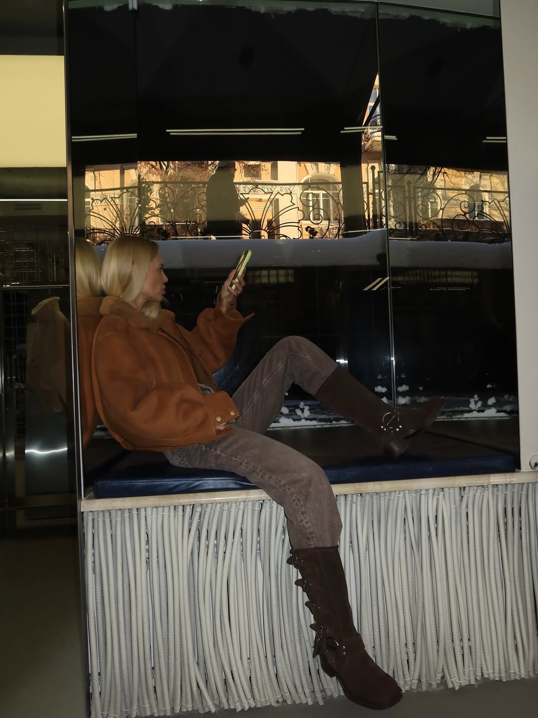 Колишня Цимбалюка показала байкерські чоботи - тренд весни 2026