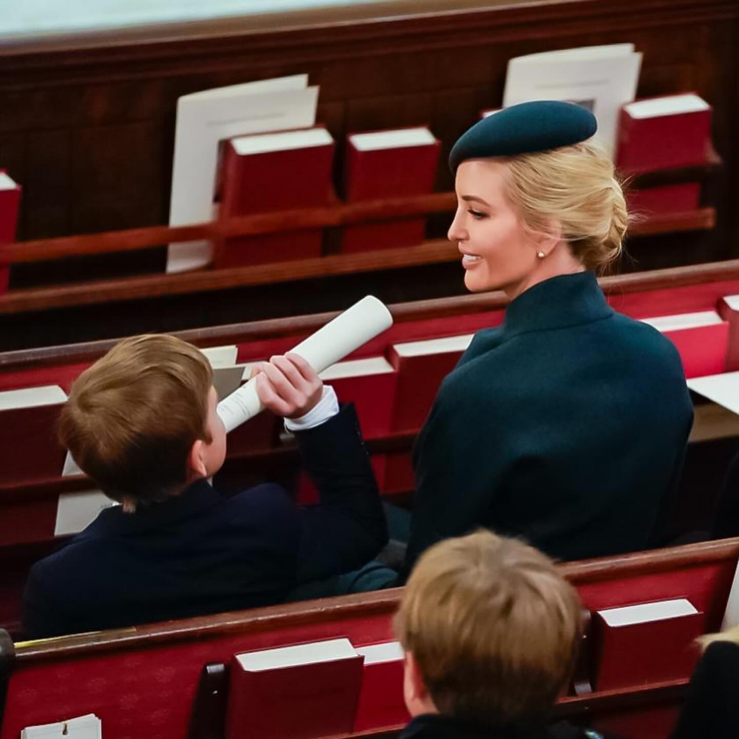 Стиль ретро і чорно-біла естетика: розкішні образи Іванки Трамп на інавгурації батька