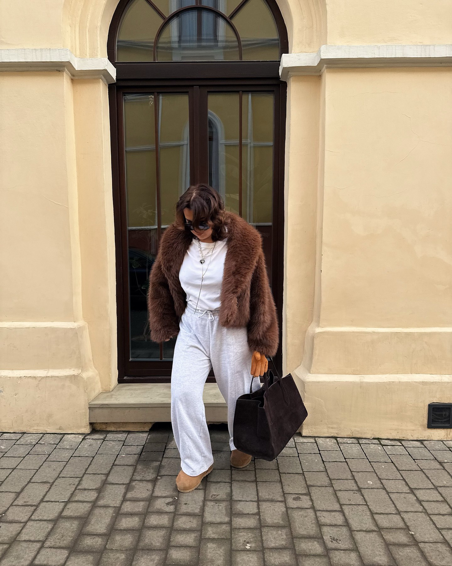 Шубы из искусственного меха стали хитом: как их носят Дорофеева, Люда с Голливуда и финалистка "Холостяка"