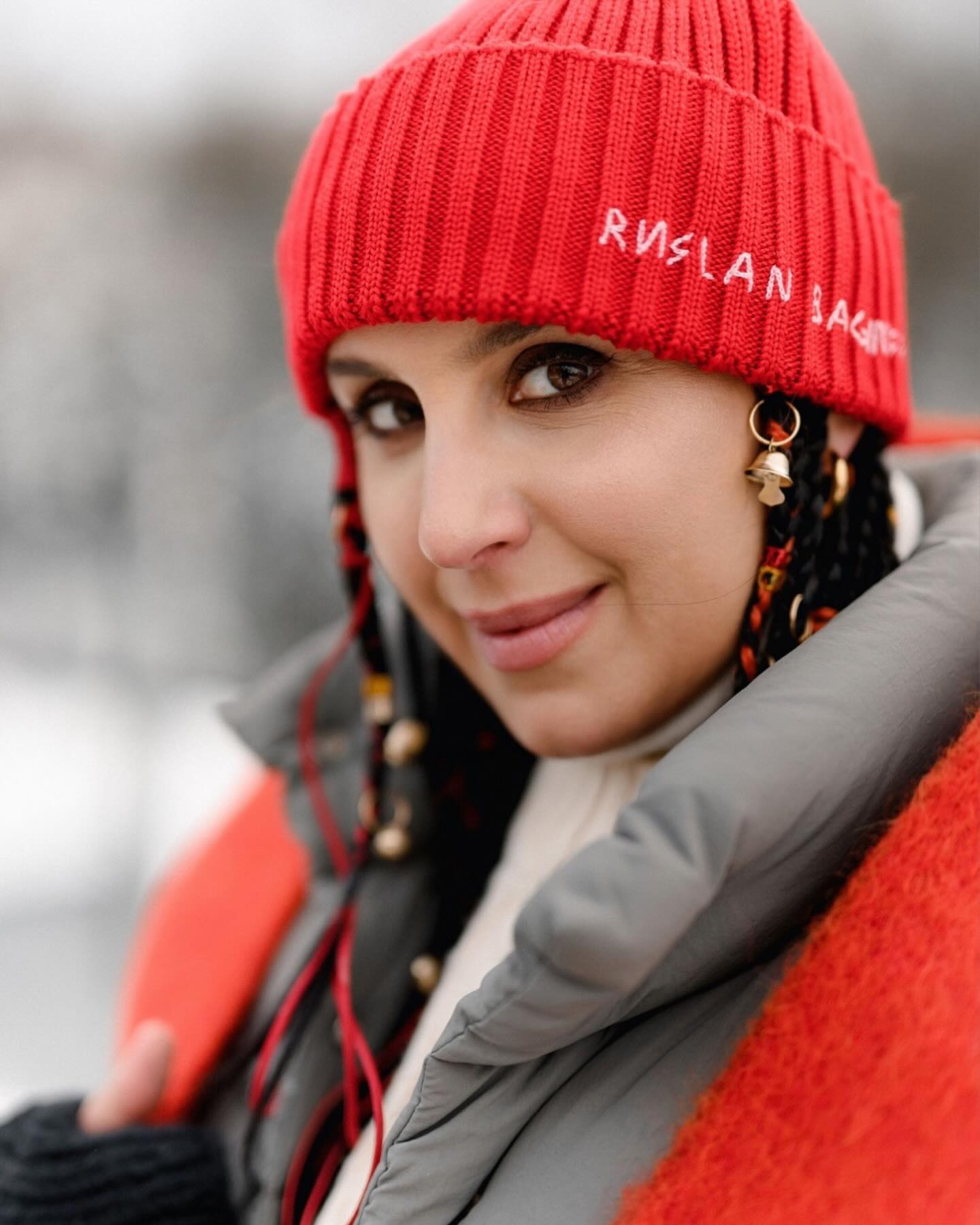 Ефросинина, Брежнева и Джамала показали самые трендовые головные уборы этой зимы: как они выглядят