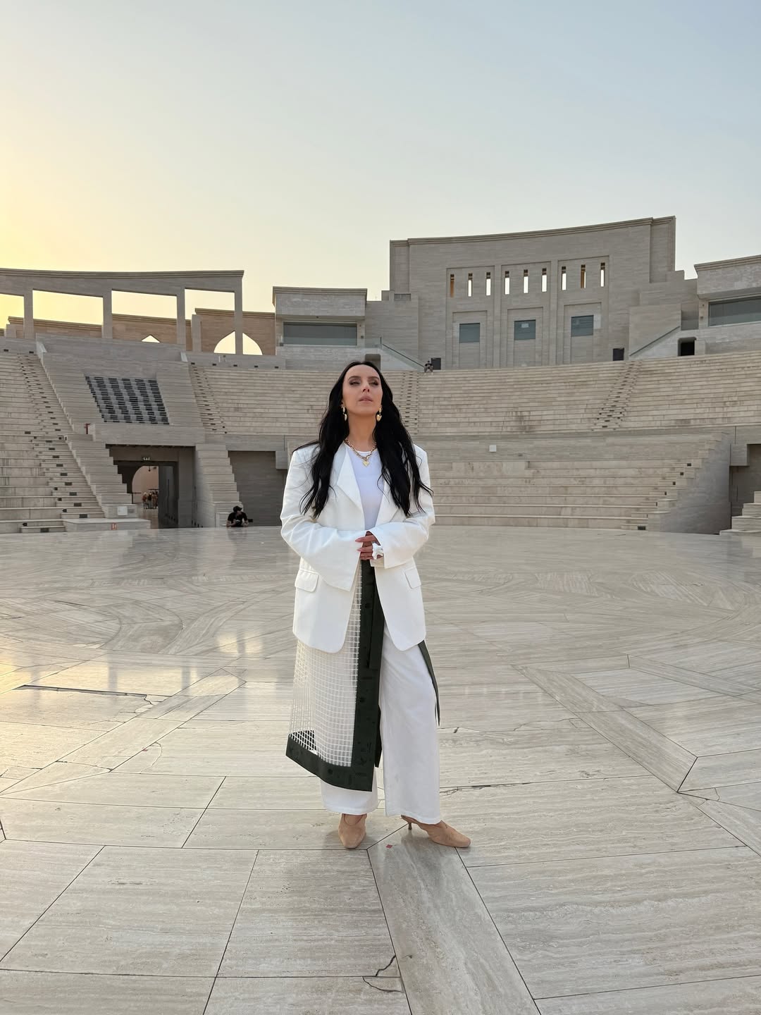 Джамала показала стильний прийом, як оновити класичний костюм зі штанами